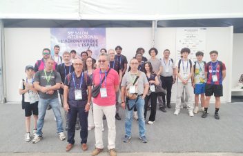 L'Avion des métiers_ Salon du Bourget_ Lycée Nikola TESLA